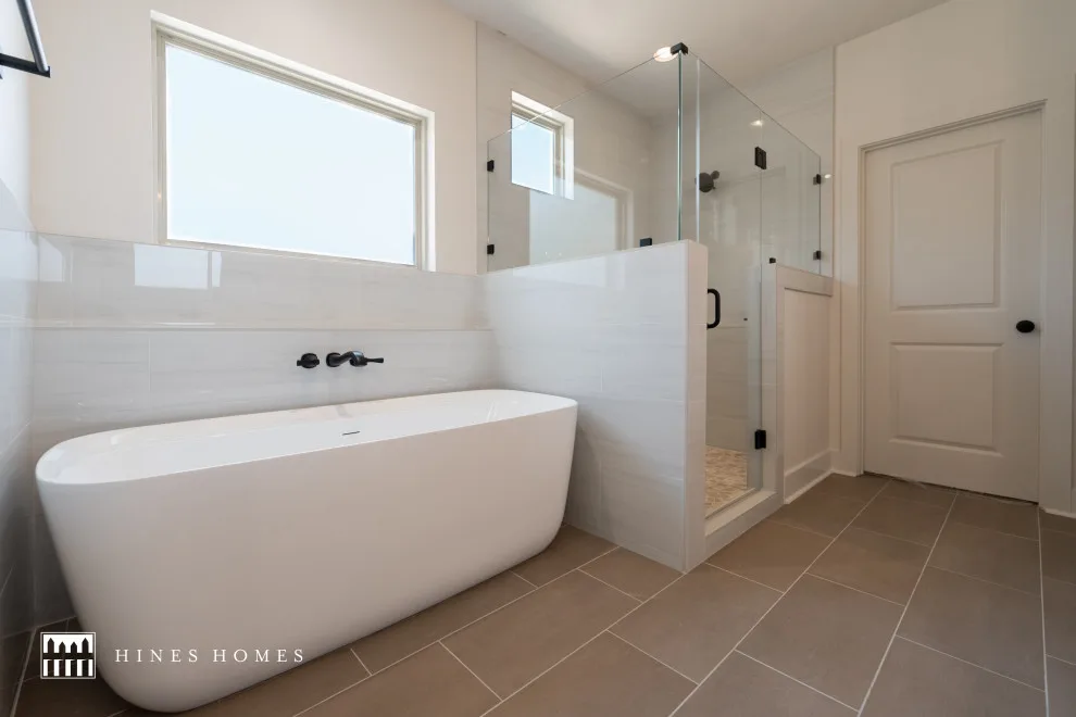 Contemporary New Build Residence by Hines Homes, LLC - Photo 10