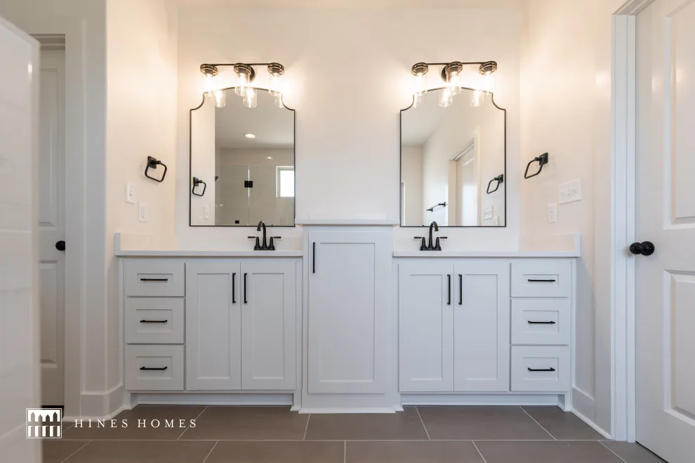 Contemporary New Build Residence by Hines Homes, LLC - Photo 28