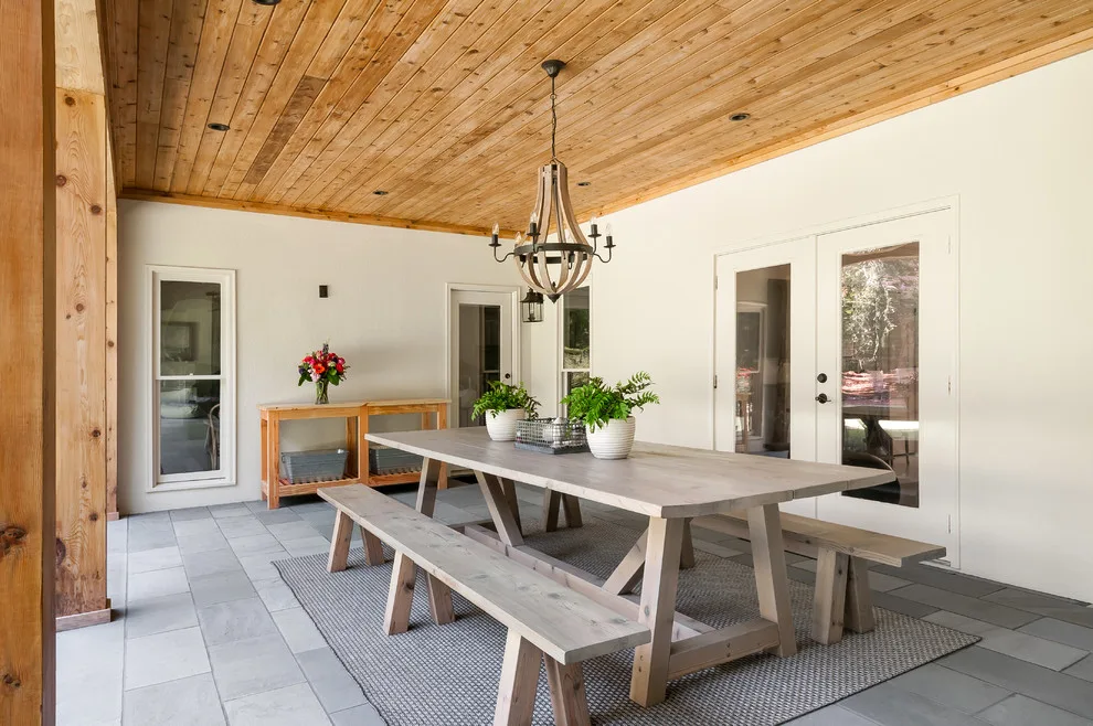 Contemporary Outdoor Living Area by Innovative Design Build - Photo 4