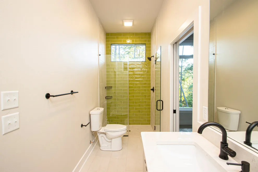 Contemporary Ranch Home by Hines Homes, LLC - Photo 25