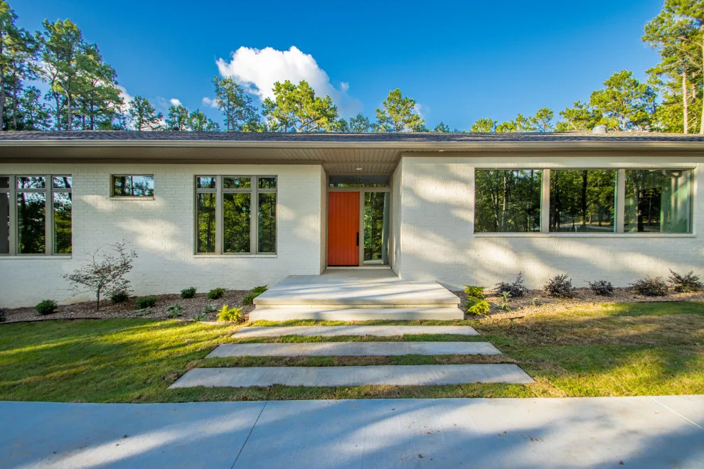 Contemporary Ranch Home by Hines Homes, LLC - Photo 4