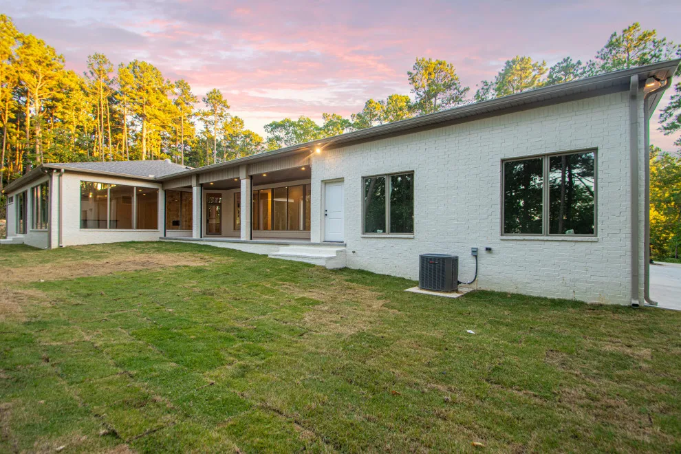 Contemporary Ranch Home by Hines Homes, LLC - Photo 24