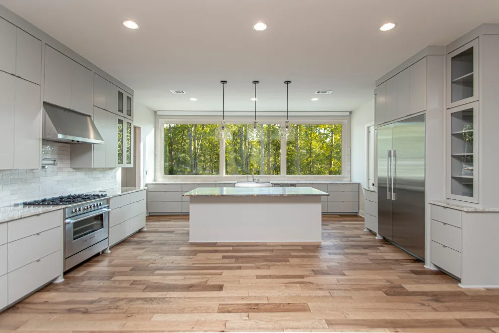 Contemporary Ranch Home by Hines Homes, LLC - Photo 9