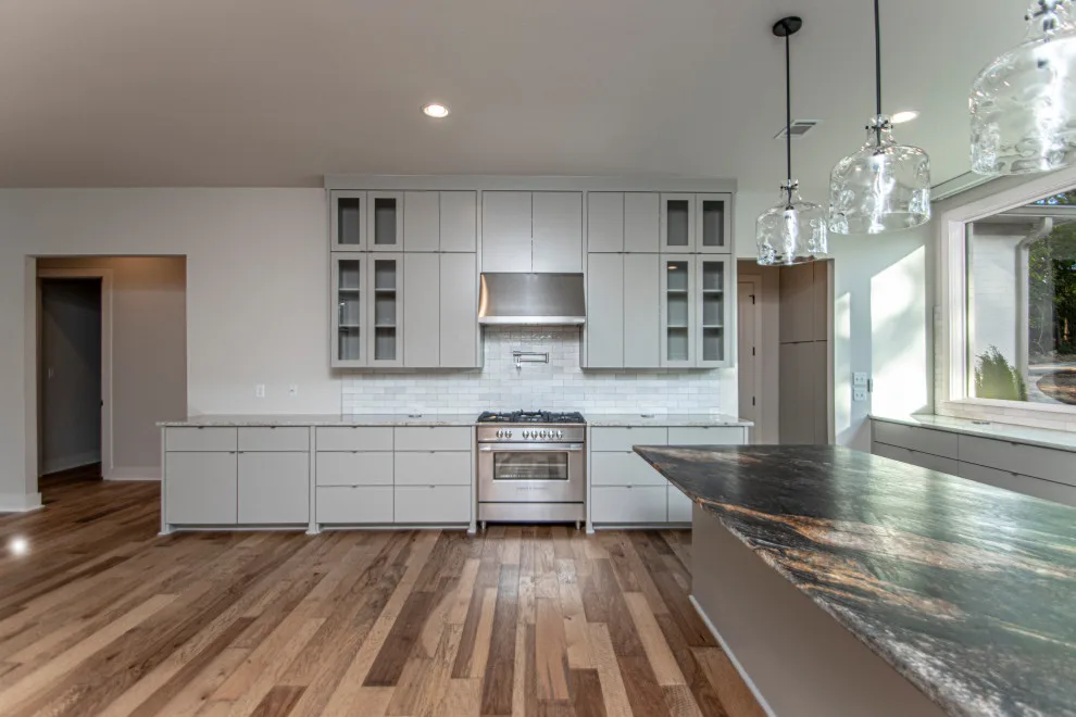 Contemporary Ranch Home by Hines Homes, LLC - Photo 34