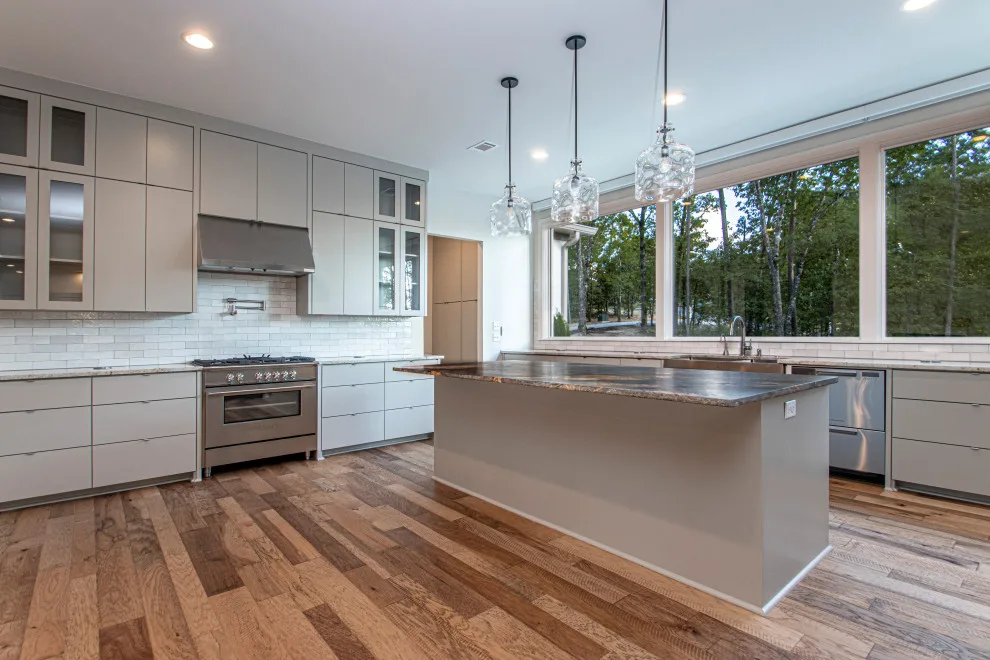 Contemporary Ranch Home by Hines Homes, LLC - Photo 5