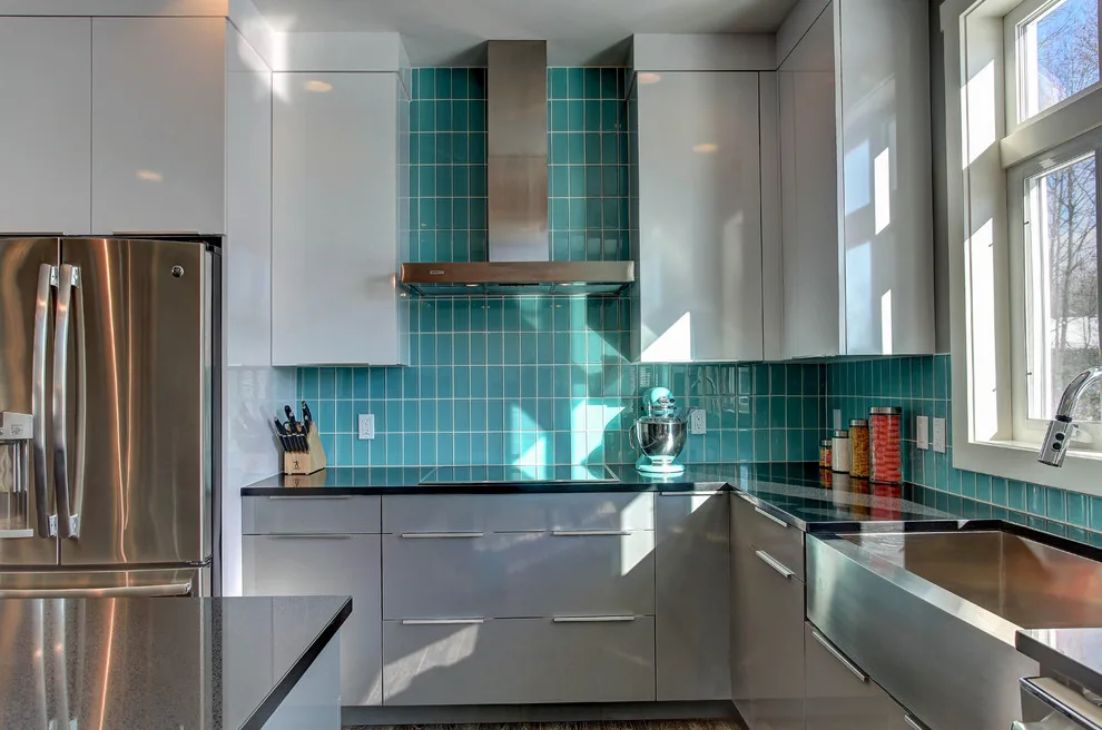 Contemporary Riverhome by Berghuis Construction LLC - Photo 8