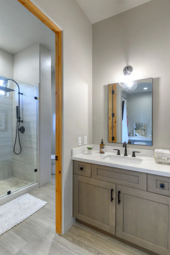 Contemporary Santa Fe by Maple Avenue Construction - Photo 19