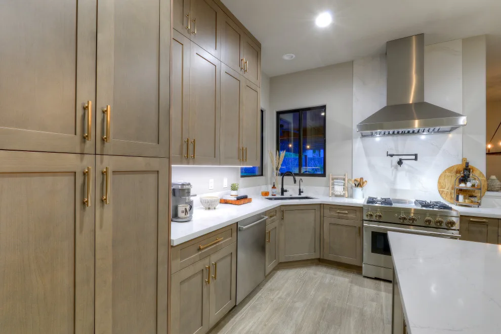 Contemporary Santa Fe by Maple Avenue Construction - Photo 3