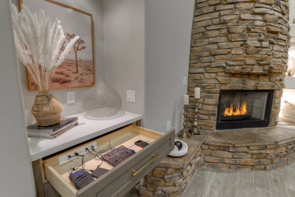 Contemporary Santa Fe by Maple Avenue Construction - Photo 16
