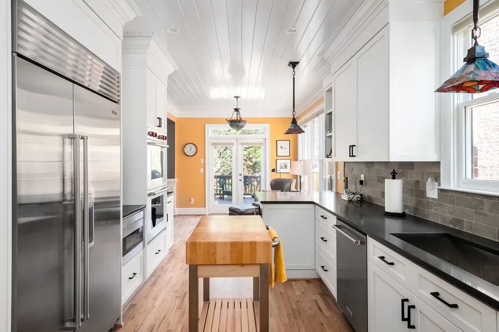 Contemporary Shaker Kitchen - Brookhaven by Innovative Design Build - Photo 10