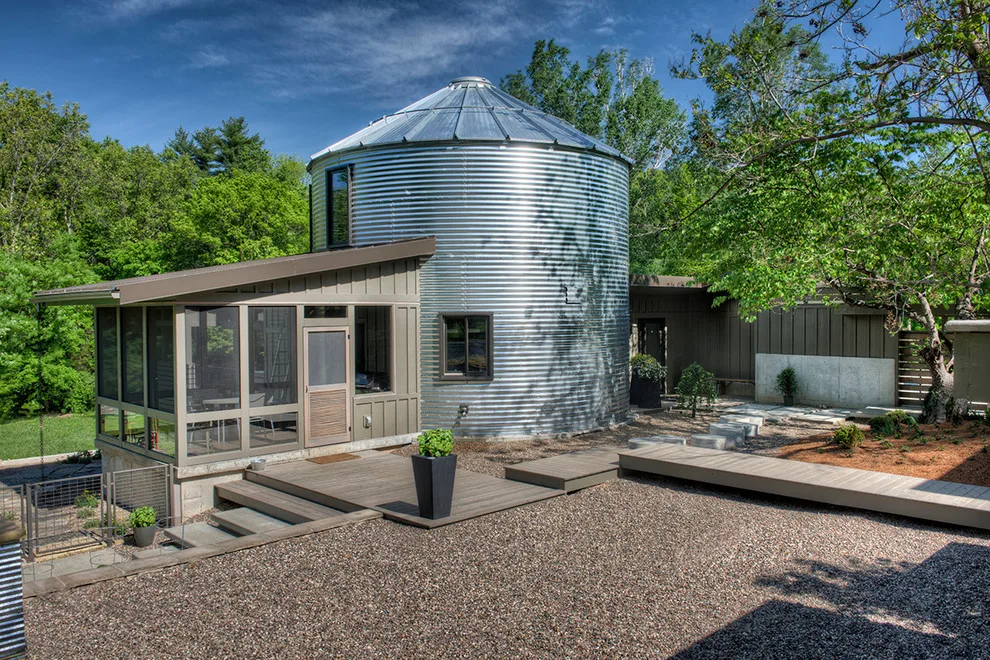 Contemporary Silo by Monticello Custom Homes And Remodeling - Photo 5