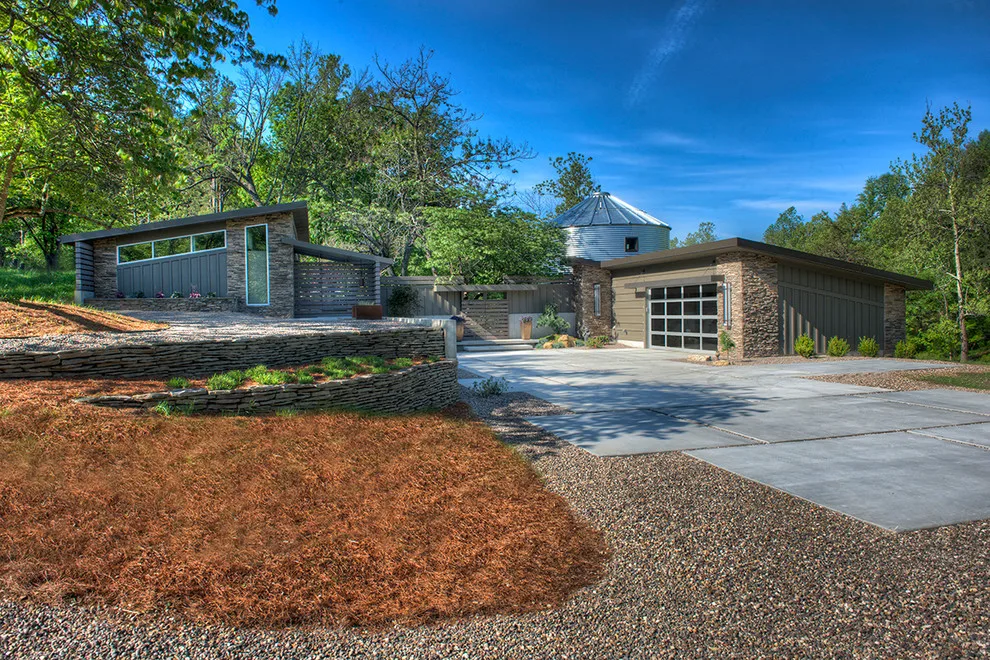 Contemporary Silo by Monticello Custom Homes And Remodeling - Photo 8