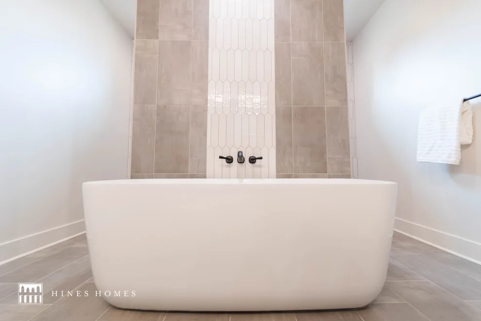 Contemporary Perspective by Hines Homes, LLC - Photo 7