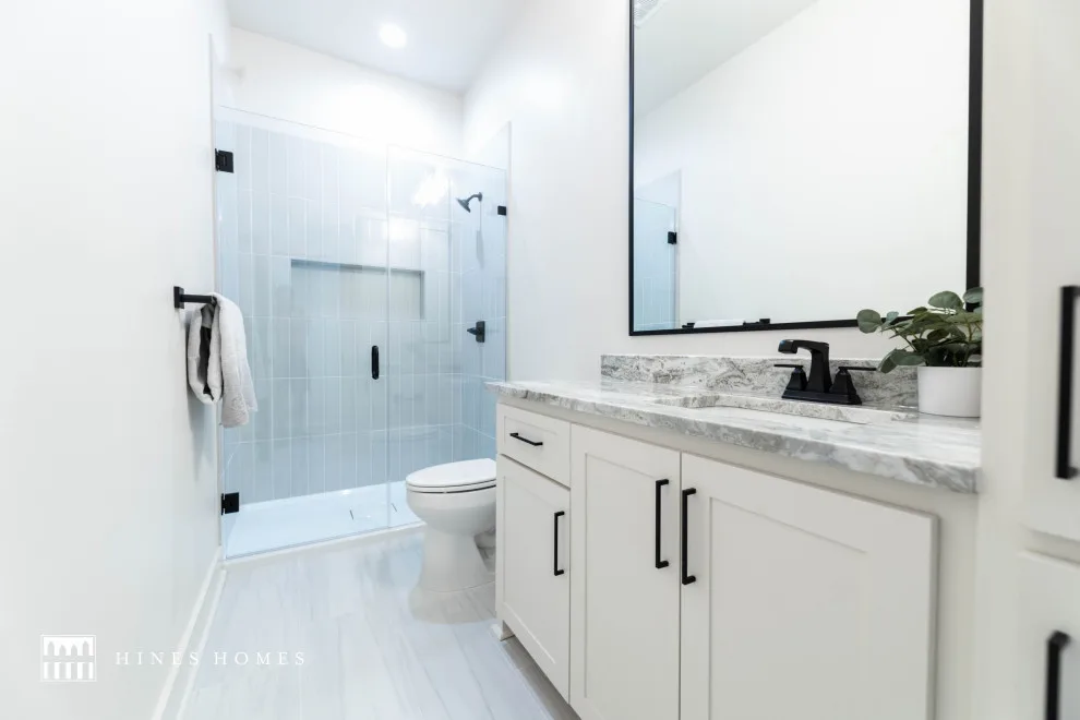 Contemporary Perspective by Hines Homes, LLC - Photo 15