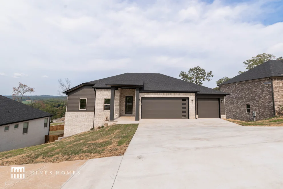 Contemporary Perspective by Hines Homes, LLC - Photo 2