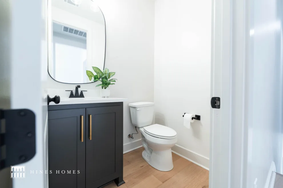 Contemporary Perspective by Hines Homes, LLC - Photo 14