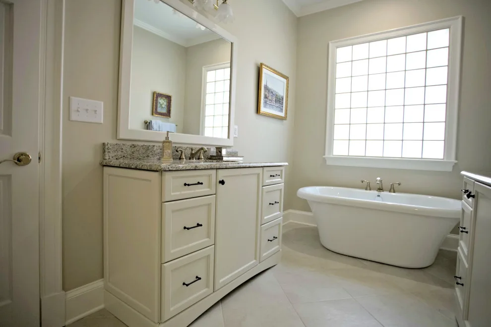 Montibello Primary Bathroom by Guthmann Construction - Photo 3
