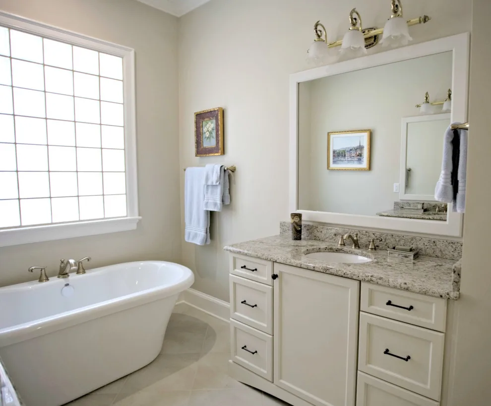 Montibello Primary Bathroom by Guthmann Construction - Photo 4