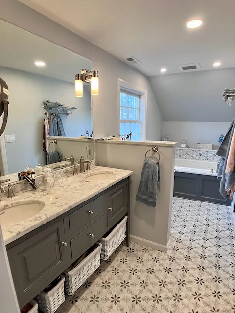 Monticello Park - Master Bathroom by Beverly Thomas LLC - Photo 9