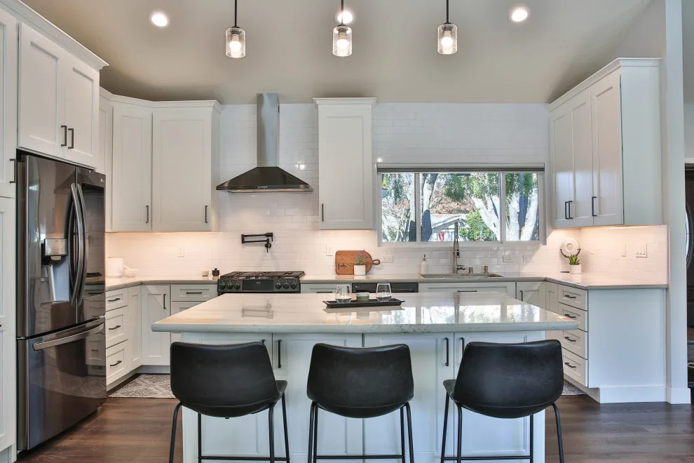 Morgan Hill Contemporary Open Kitchen Design by D.R. Domenichini Construction - Photo 6