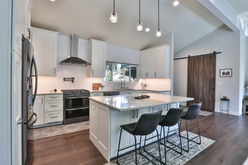 Morgan Hill Contemporary Open Kitchen Design by D.R. Domenichini Construction - Photo 8
