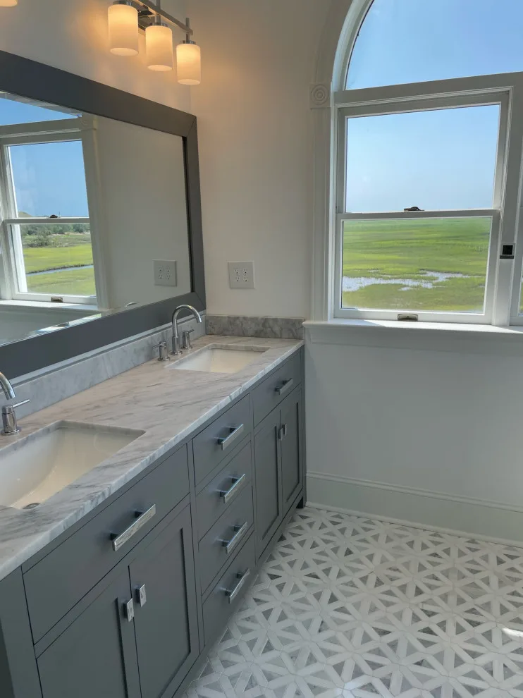 Main Bathroom at Mt Pleasant by Canter Construction - Photo 4