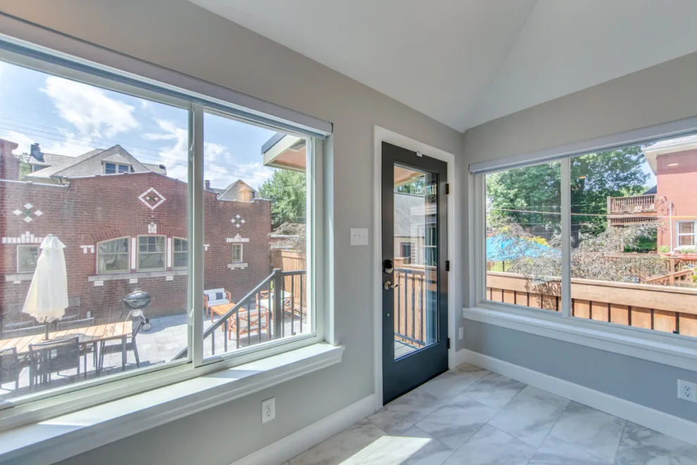 Entryway and Outdoor Space by Aleto Construction Group - Photo 3