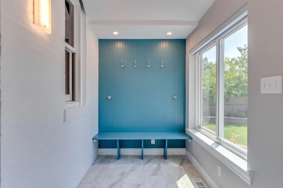 Entryway and Outdoor Space by Aleto Construction Group - Photo 4