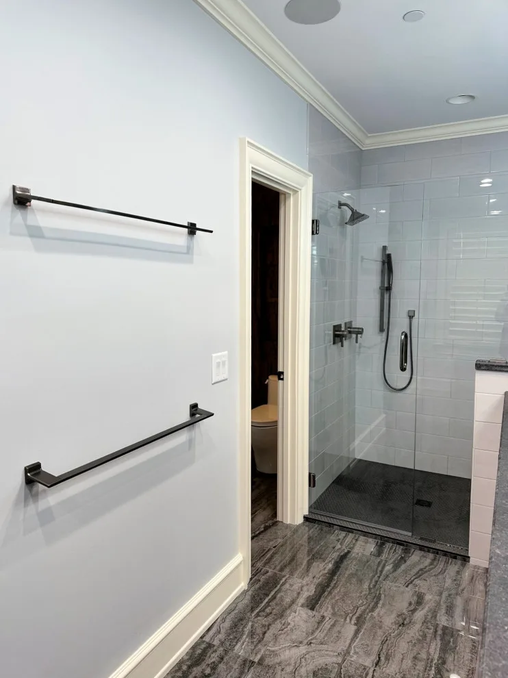 Myers Park Primary Bathroom by Guthmann Construction - Photo 16