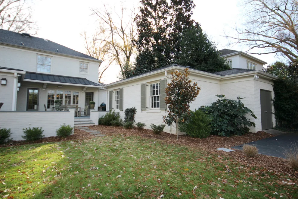 Myers Park Outdoor Space by Guthmann Construction - Photo 22