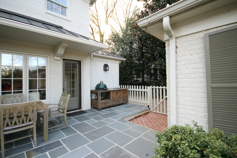 Myers Park Outdoor Space by Guthmann Construction - Photo 4