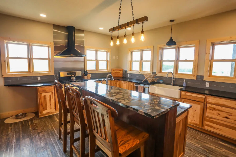 L Residence 2022: New Development by Cascade Lumber Company - Photo 2