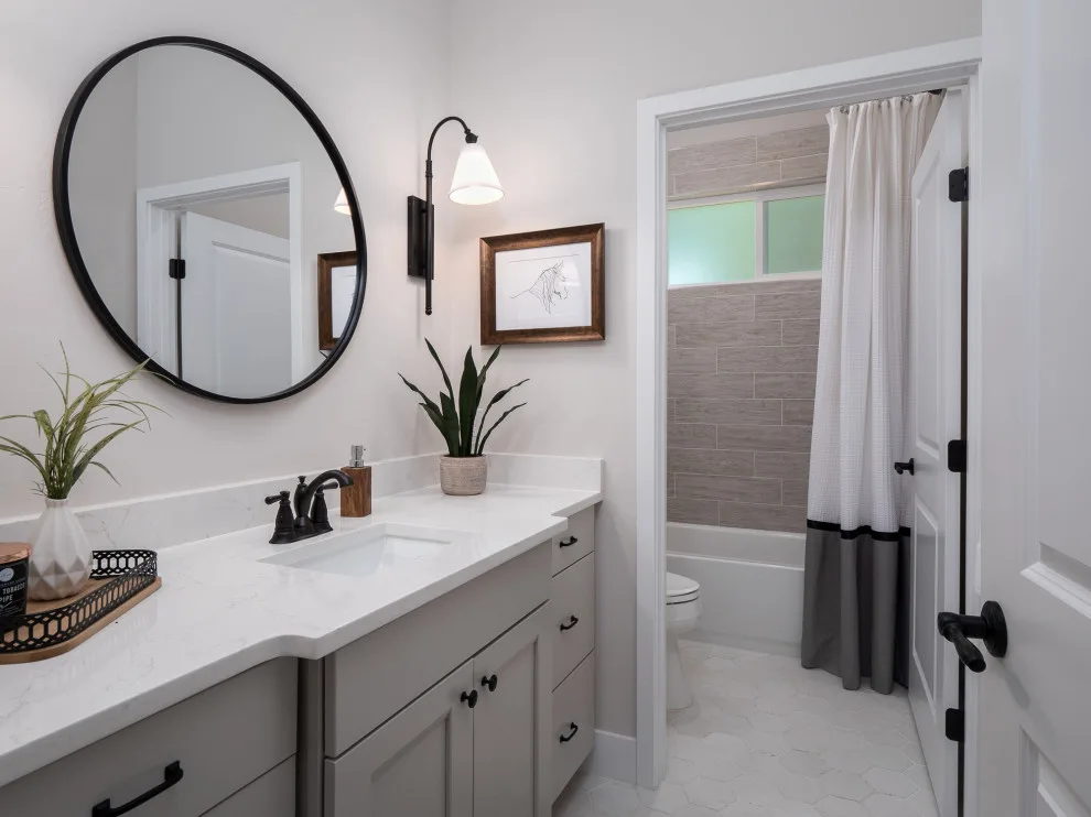 Fletcher Park Custom Home 2021 by Robinson Renovation & Custom Homes, Inc. - Photo 16