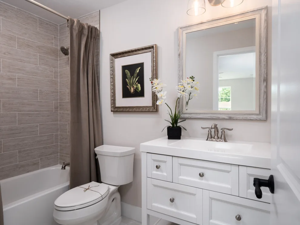 Fletcher Park Custom Home 2021 by Robinson Renovation & Custom Homes, Inc. - Photo 4