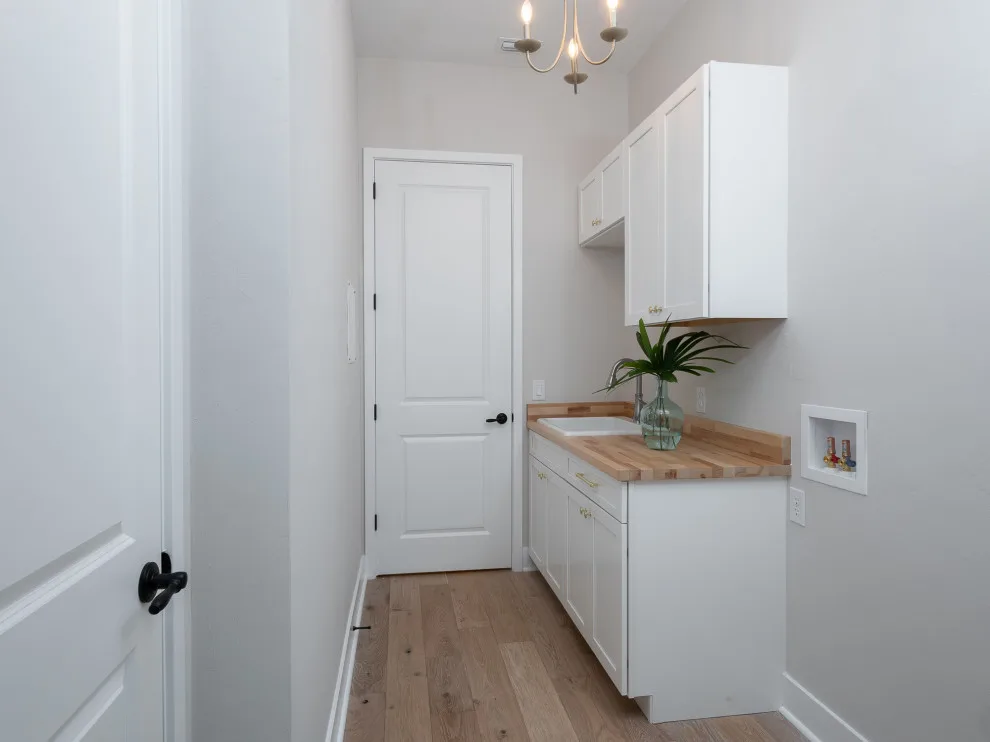 Fletcher Park Custom Home 2021 by Robinson Renovation & Custom Homes, Inc. - Photo 13