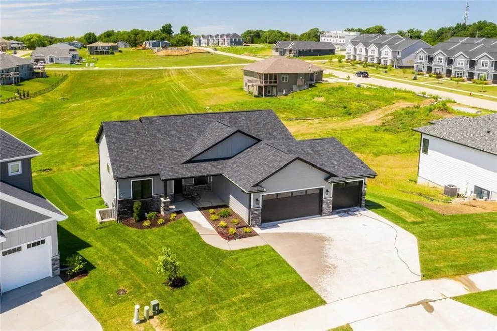 Iowa City: New Home by Cascade Lumber Company - Photo 11