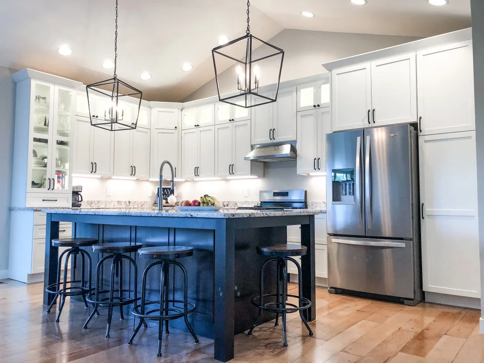 W Residence 2019: New Home by Cascade Lumber Company - Photo 3