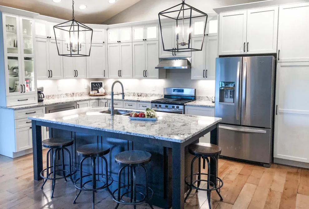 W Residence 2019: New Home by Cascade Lumber Company - Photo 6