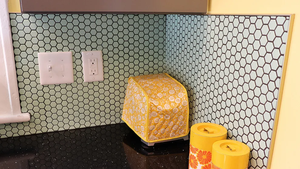 Retro Kitchen in Newtown by Mint Construction - Photo 5