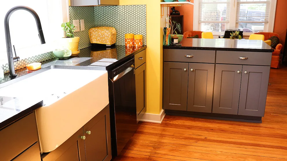 Retro Kitchen in Newtown by Mint Construction - Photo 6