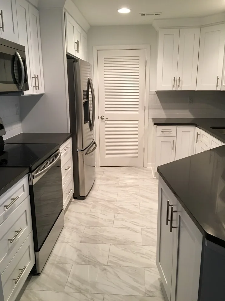 Contemporary Kitchen Renovation in Atlanta by Rosa Moreno Kitchens - Photo 7