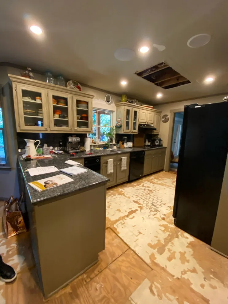 ATLANTA Open Plan Kitchen by Rosa Moreno Kitchens - Photo 13