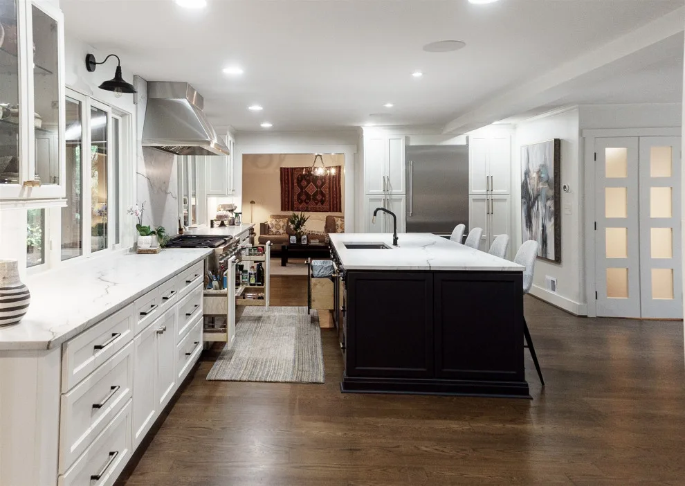 ATLANTA Open Plan Kitchen by Rosa Moreno Kitchens - Photo 4