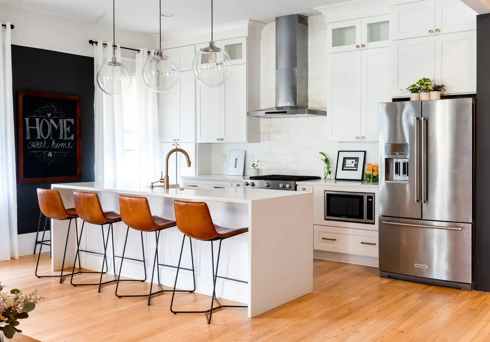 Contemporary Soft Kitchen in Atlanta by Rosa Moreno Kitchens - Photo 4