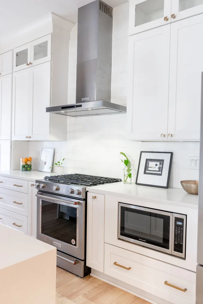 Contemporary Soft Kitchen in Atlanta by Rosa Moreno Kitchens - Photo 5