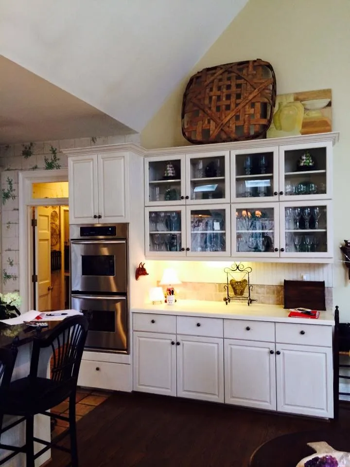 Atlanta Classic Kitchen and Laundry Space by Rosa Moreno Kitchens - Photo 9
