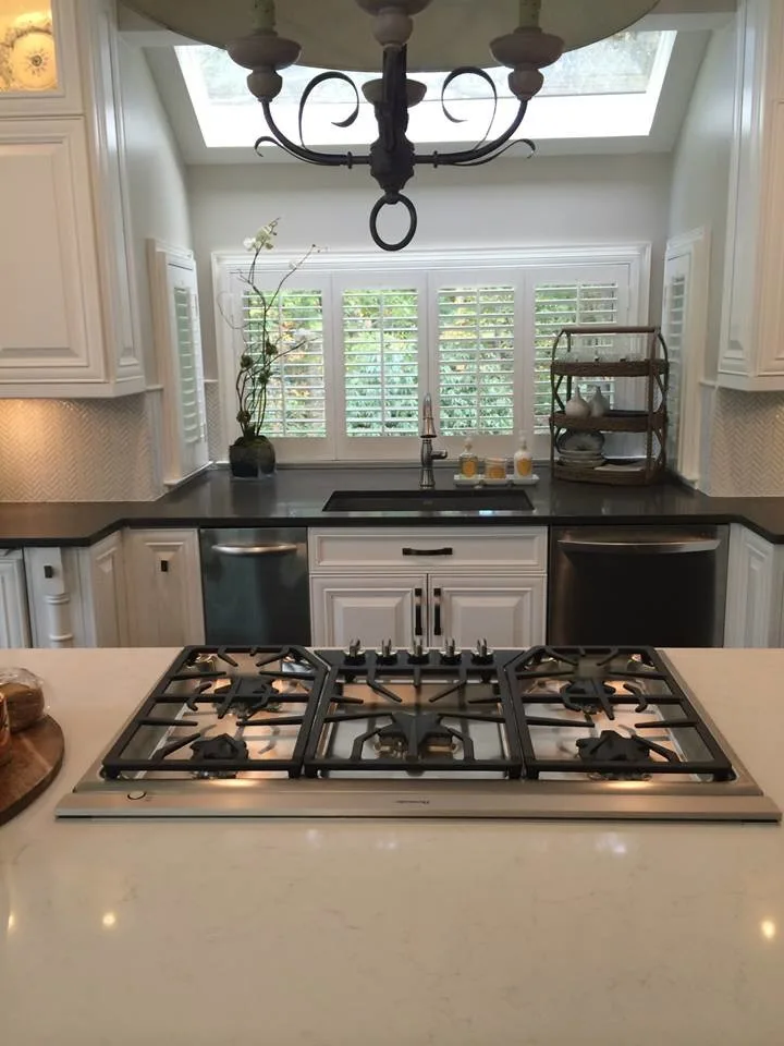 Atlanta Classic Kitchen and Laundry Space by Rosa Moreno Kitchens - Photo 15