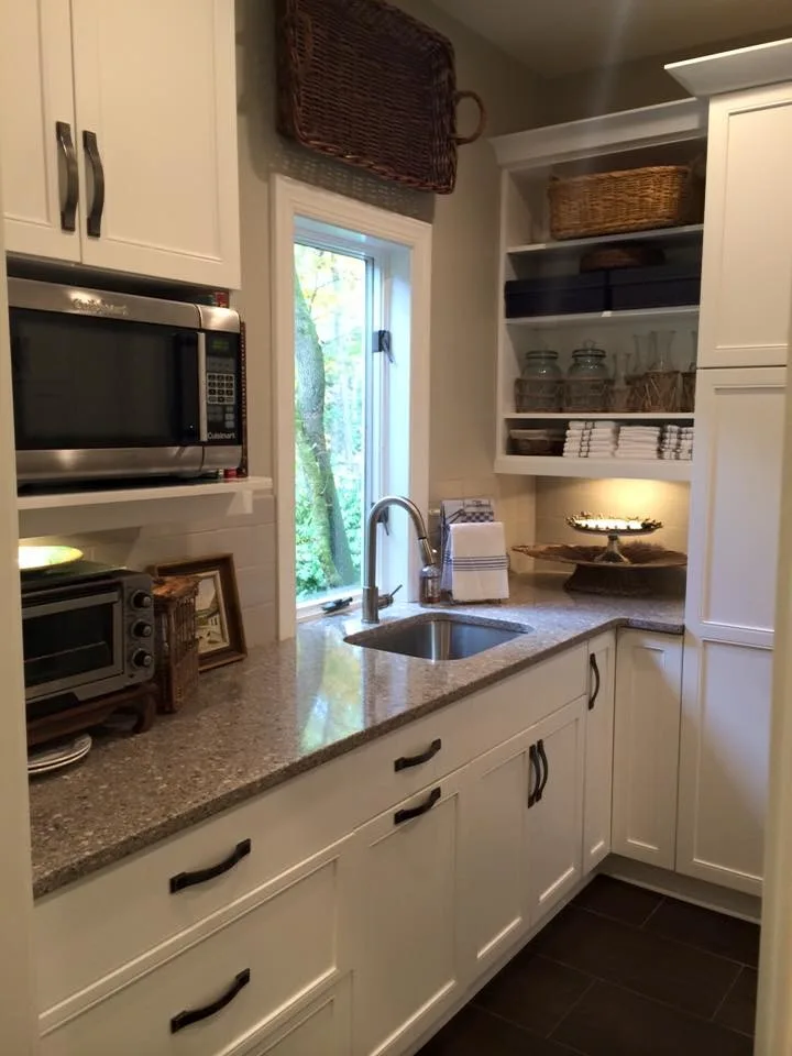 Atlanta Classic Kitchen and Laundry Space by Rosa Moreno Kitchens - Photo 7