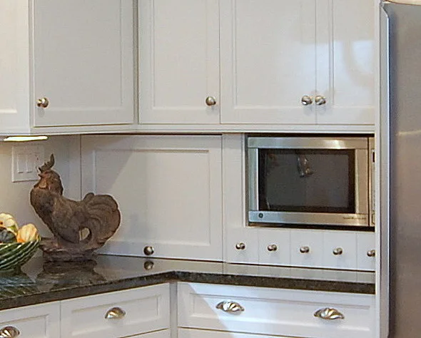 Bayonne Kitchen - Timeless Transitional Design by Laura Vlaming | Arkiteriors - Photo 8