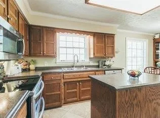 Baypointe Drive Two by Dream Kitchen And Bath - Photo 18